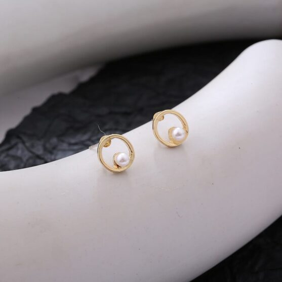 Women hollow diamond square stud earrings - Image 2