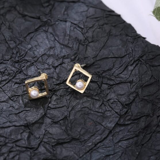 Women hollow diamond square stud earrings - Image 6