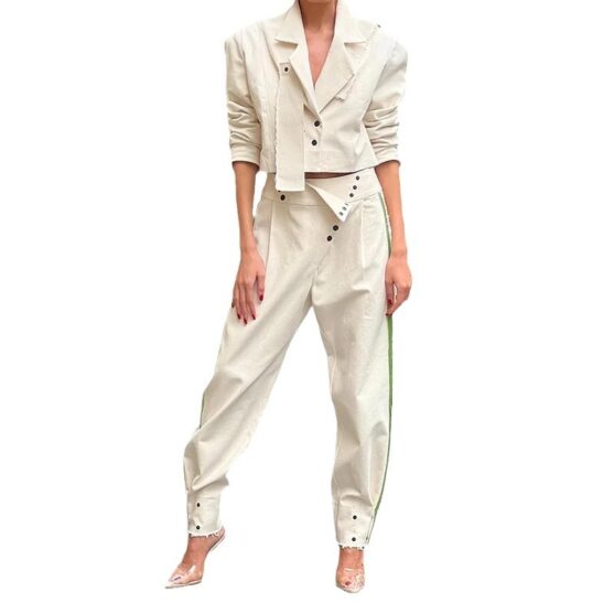 Cropped blazer and pants outfit casual - Image 10
